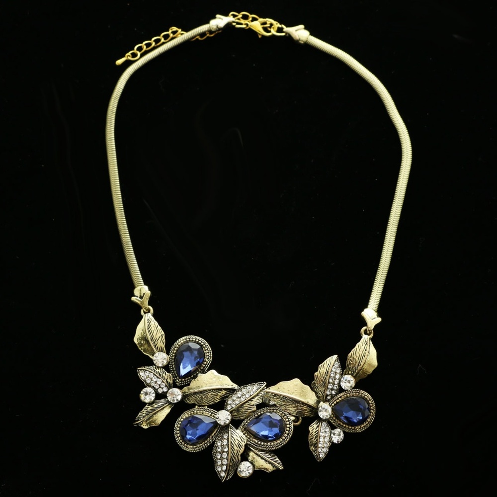 Luxury Crystal Flower Necklace Gold & Blue NWOT - Picture 1 of 4